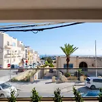 Mellieha, Charming 2 Bedroom Santa Maria Heights Apartment *