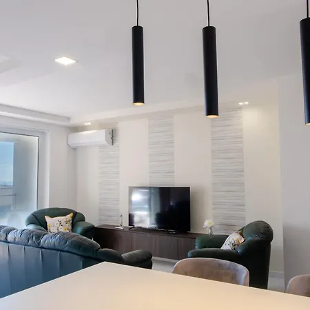 아파트 Mellieha, Charming 2 Bedroom Santa Maria Heights 멜리에하
