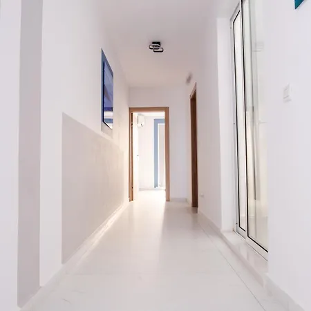 Mellieha, Charming 2 Bedroom Santa Maria Heights *