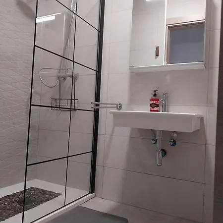 Mellieha, Charming 2 Bedroom Santa Maria Heights 아파트 멜리에하