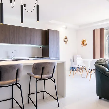 Mellieha, Charming 2 Bedroom Santa Maria Heights