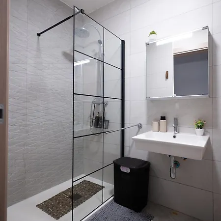 Mellieha, Charming 2 Bedroom Santa Maria Heights Apartament
